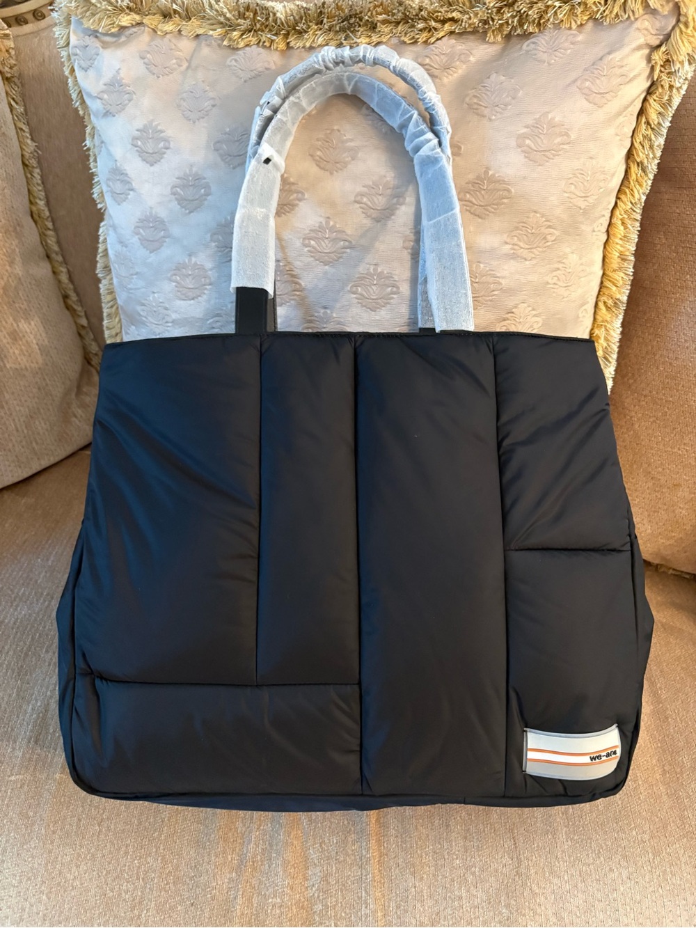 We-ar4 Quilted Puffer Tote Shoulder Bag Large Magnetic✨New with tag